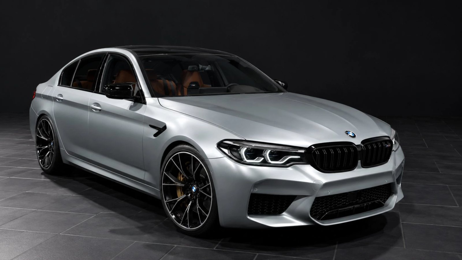 BMW M5 F90 screenshot