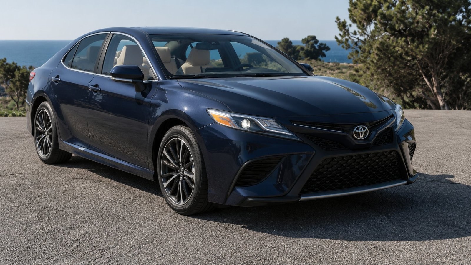Toyota Camry Hybrid 2023 screenshot